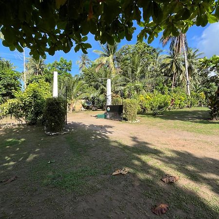 Paco'S Garden Home Stay Mambajao Exterior photo