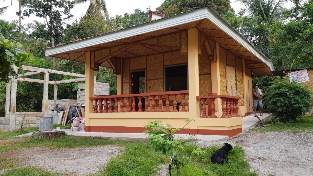 Paco'S Garden Home Stay Mambajao Exterior photo