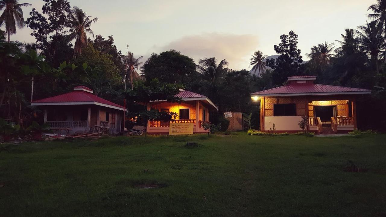 Paco'S Garden Home Stay Mambajao Exterior photo