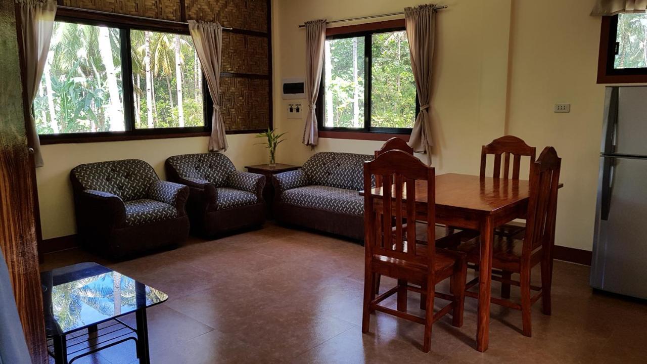 Paco'S Garden Home Stay Mambajao Exterior photo