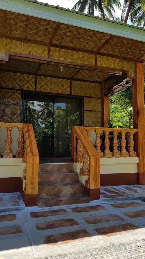 Paco'S Garden Home Stay Mambajao Exterior photo