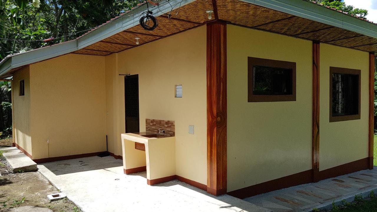 Paco'S Garden Home Stay Mambajao Exterior photo