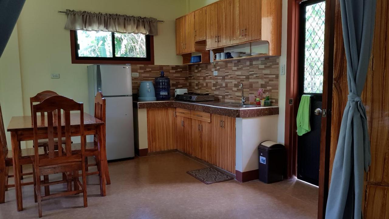 Paco'S Garden Home Stay Mambajao Exterior photo
