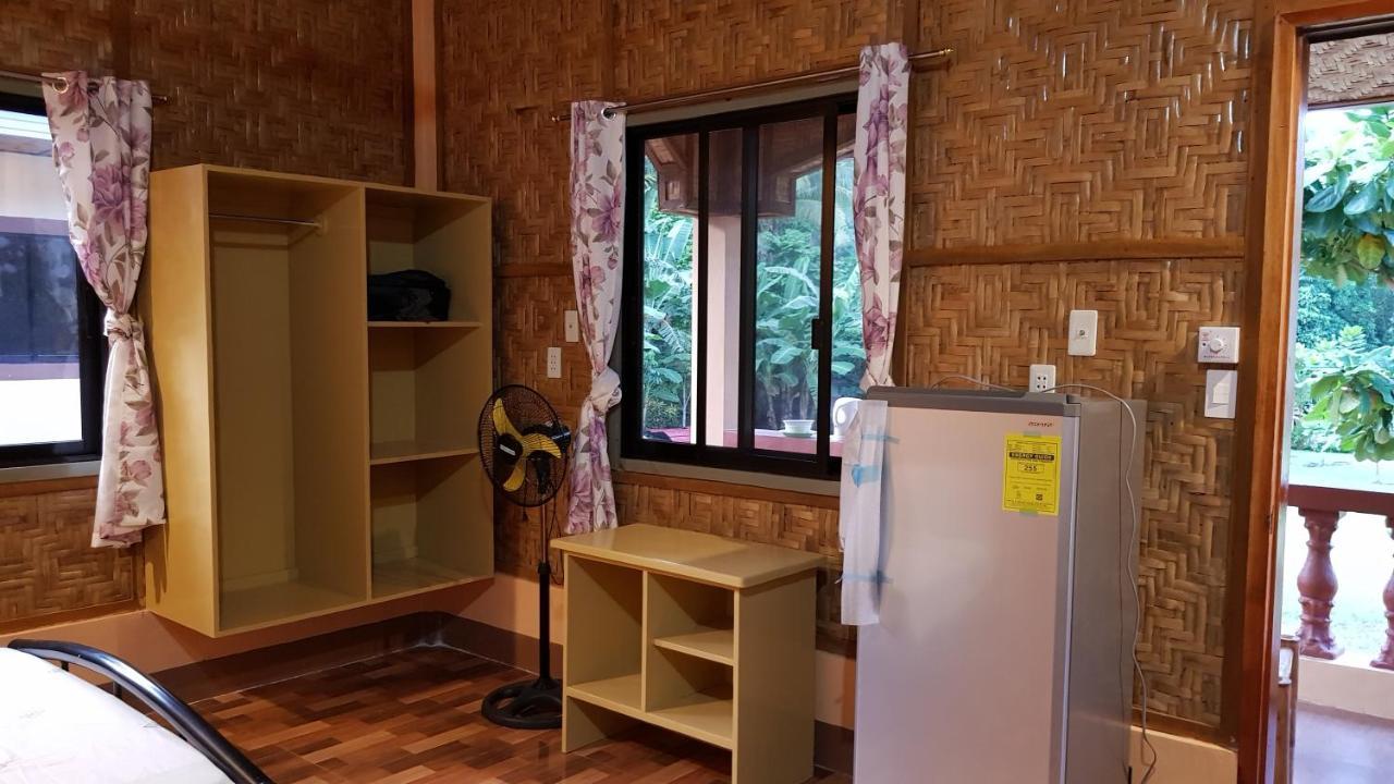 Paco'S Garden Home Stay Mambajao Exterior photo