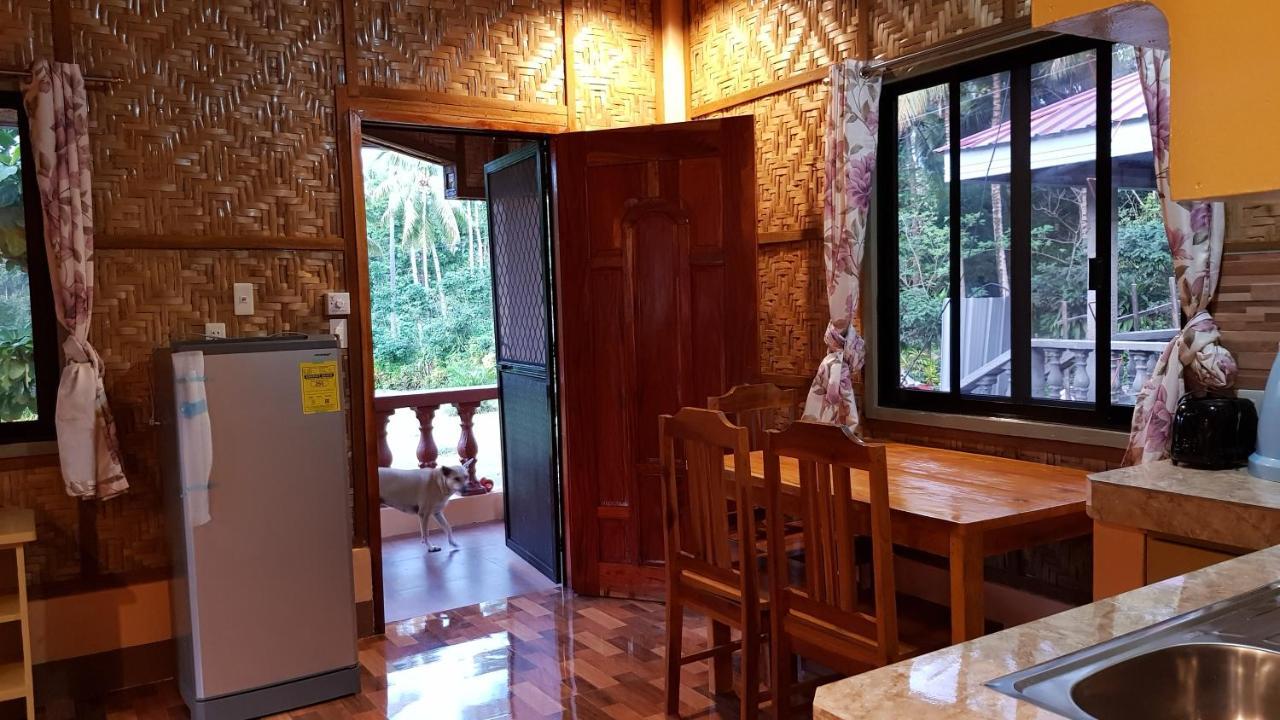 Paco'S Garden Home Stay Mambajao Exterior photo