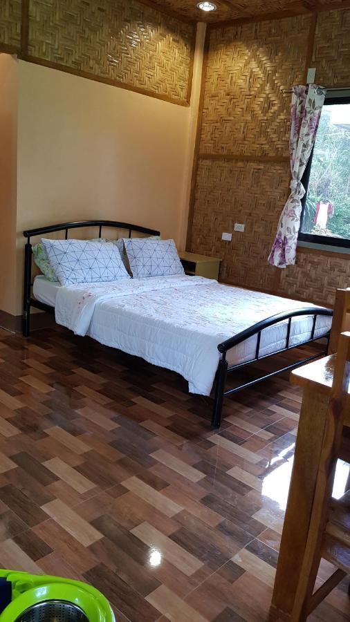 Paco'S Garden Home Stay Mambajao Exterior photo
