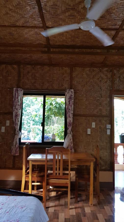 Paco'S Garden Home Stay Mambajao Exterior photo