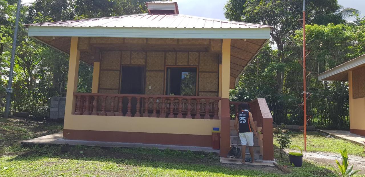Paco'S Garden Home Stay Mambajao Exterior photo