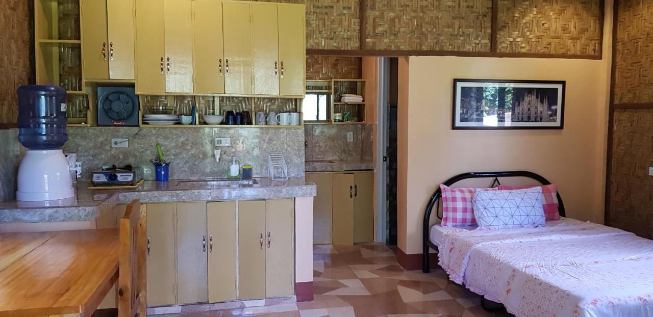 Paco'S Garden Home Stay Mambajao Exterior photo