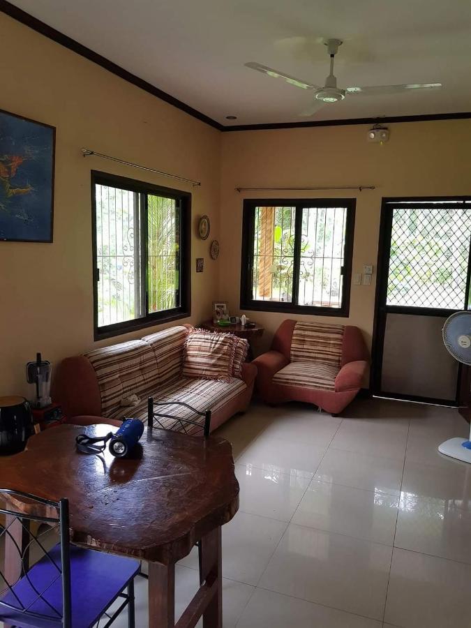 Paco'S Garden Home Stay Mambajao Exterior photo