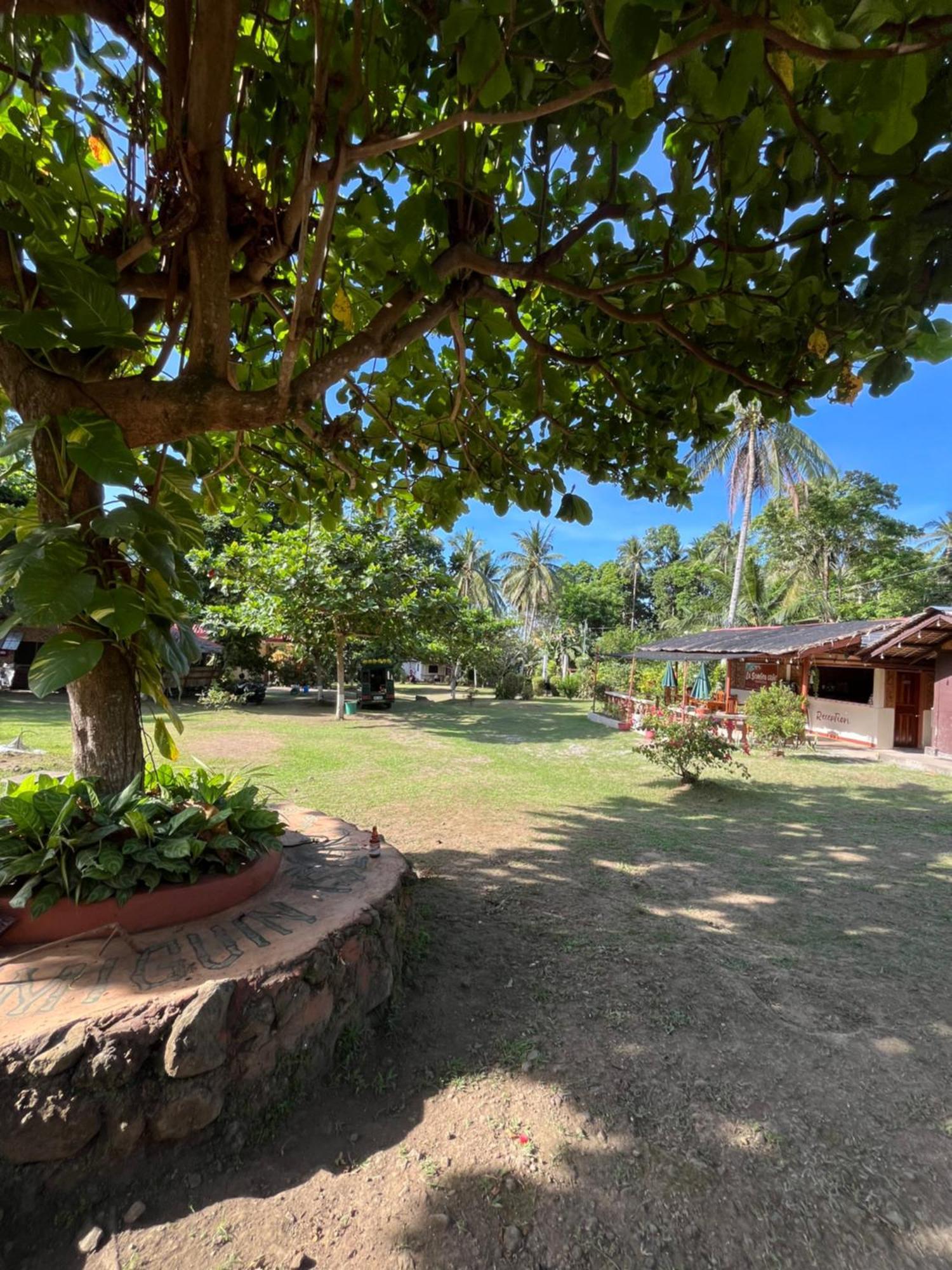 Paco'S Garden Home Stay Mambajao Exterior photo