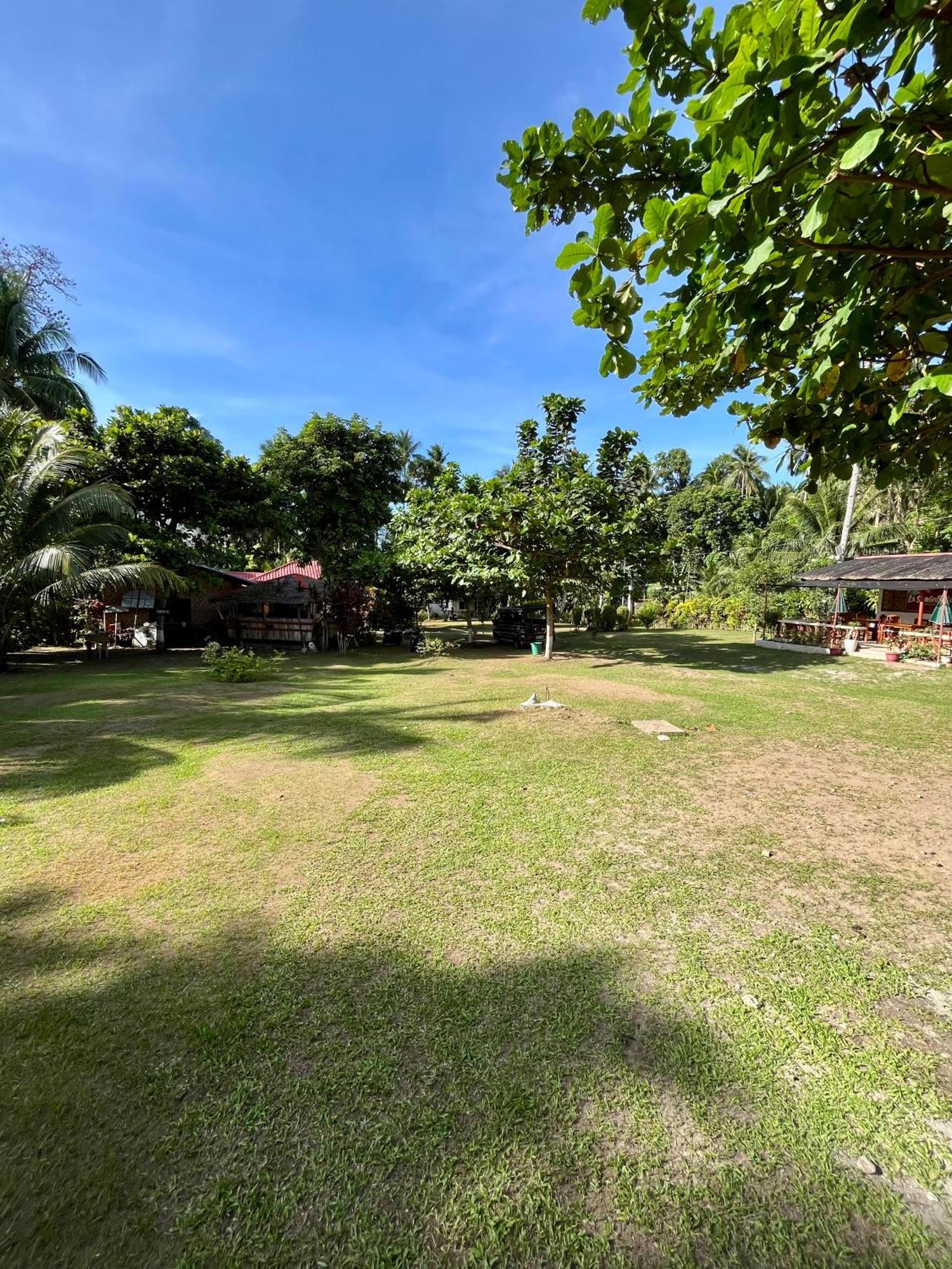 Paco'S Garden Home Stay Mambajao Exterior photo