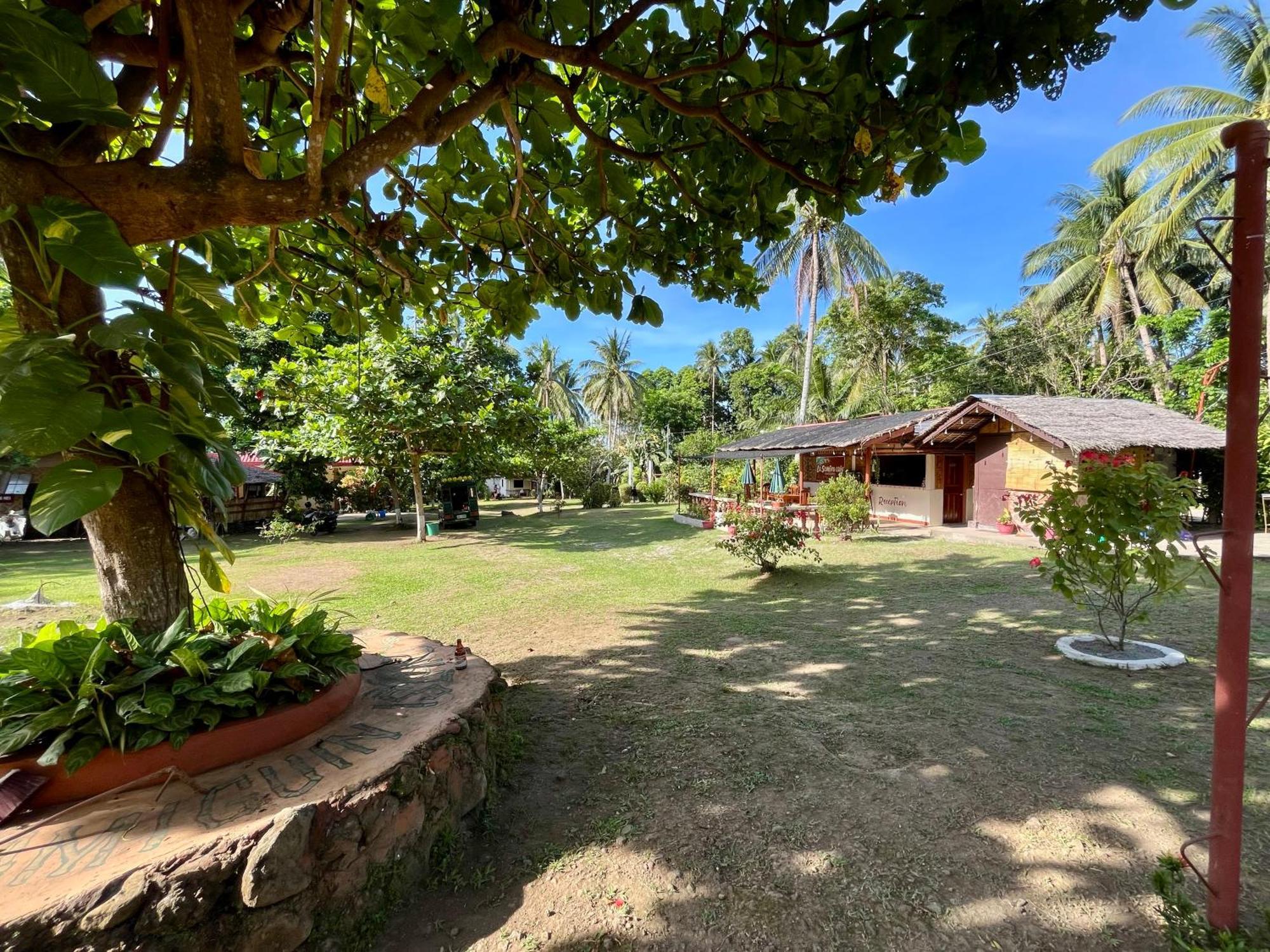 Paco'S Garden Home Stay Mambajao Exterior photo