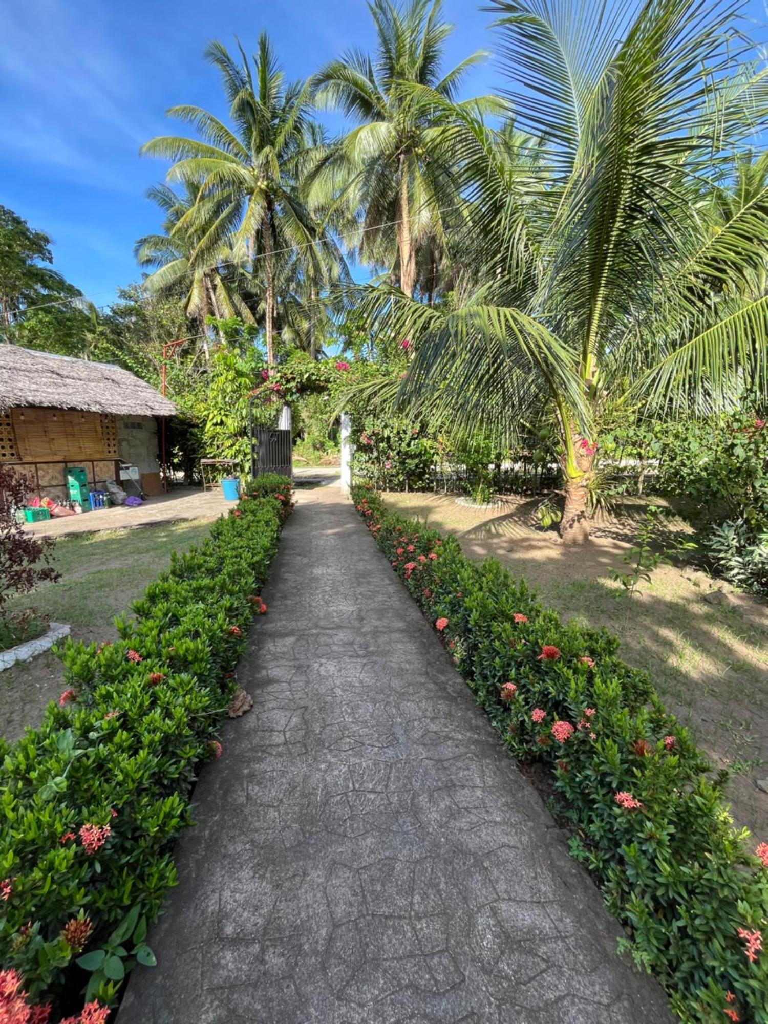 Paco'S Garden Home Stay Mambajao Exterior photo
